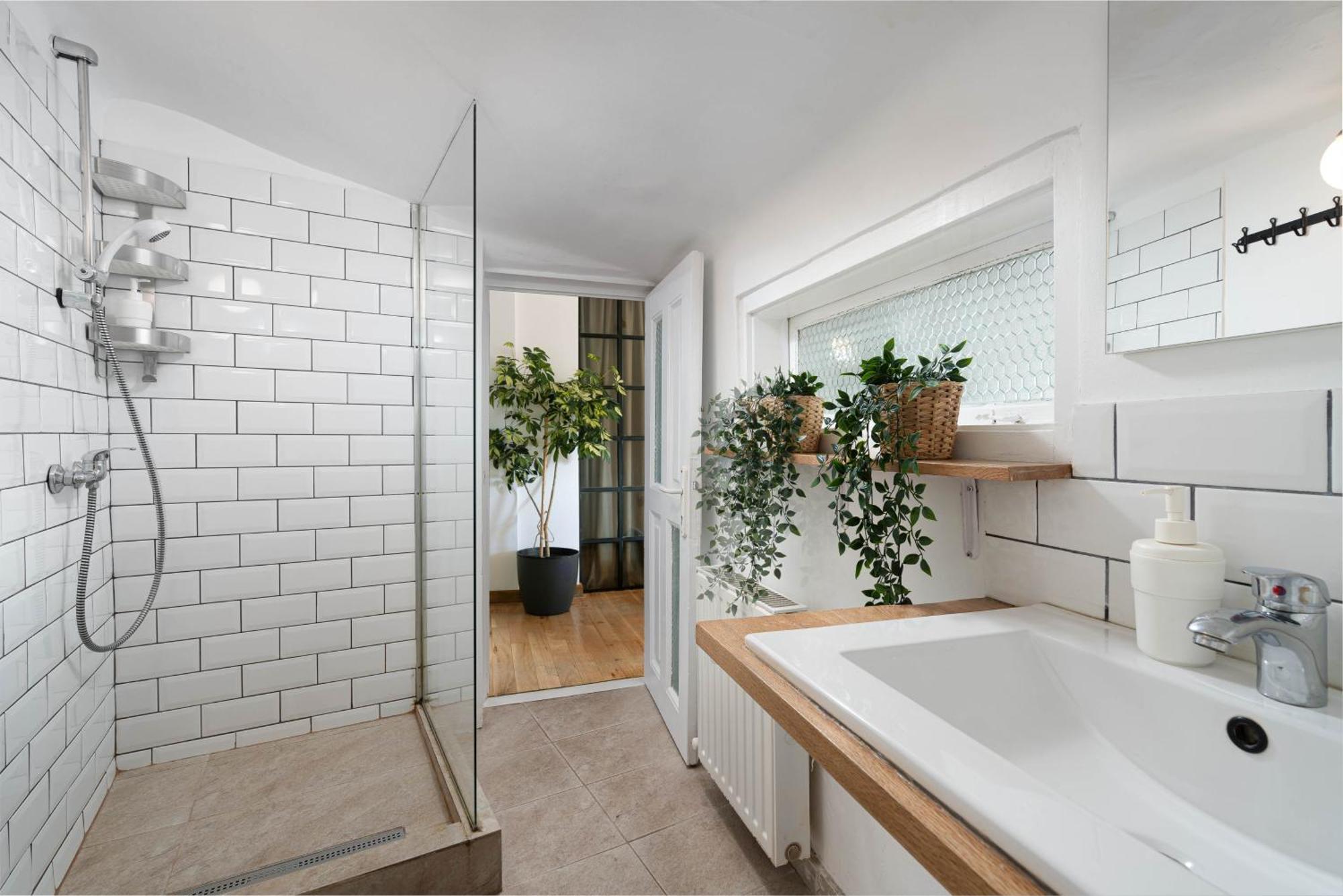 Downtown Home With Terrace By Urbanesq Bukarest Exteriör bild